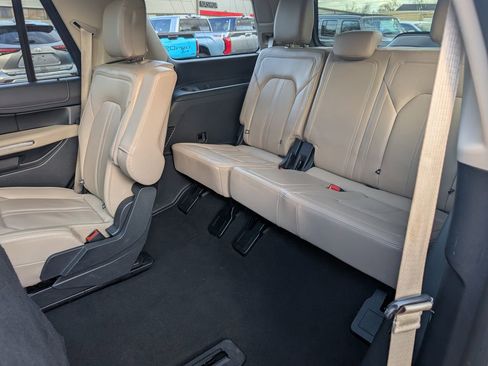 Used 2024 Ford Expedition Limited AWD/4WD image 16