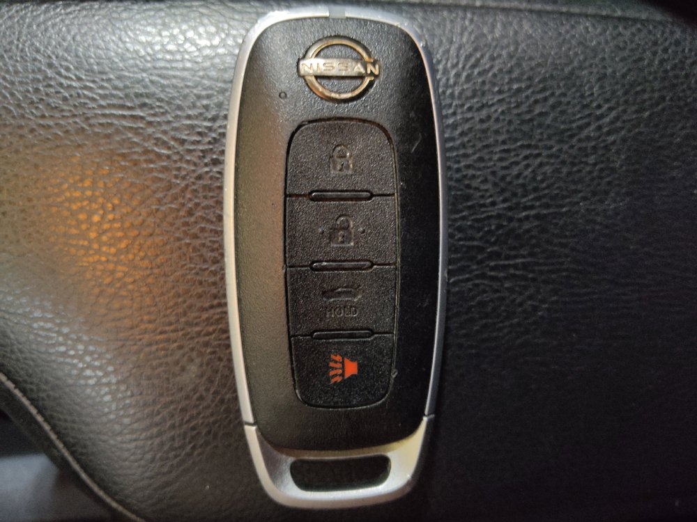 Used 2025 Nissan Versa SV FWD image 32