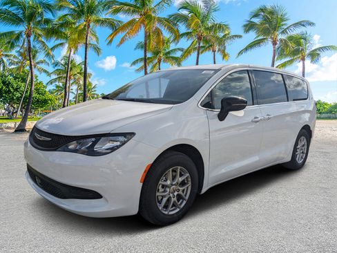 New 2025 Chrysler Voyager LX image 6