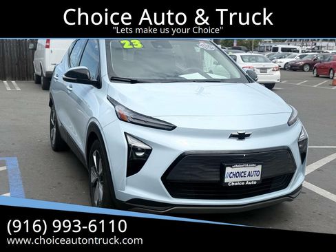 Used 2023 Chevrolet Bolt EUV LT w/ Convenience Package image 1