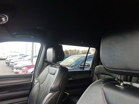 Used 2024 Jeep Wagoneer Series III image 24