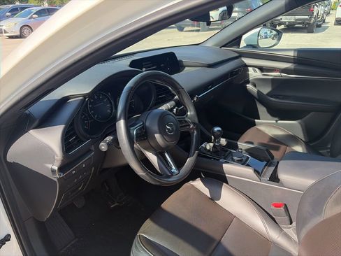 Used 2024 MAZDA MAZDA3 s FWD image 9