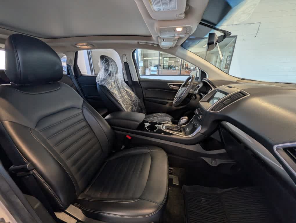 Used 2017 Ford Edge SEL w/ Equipment Group 201A AWD/4WD image 23