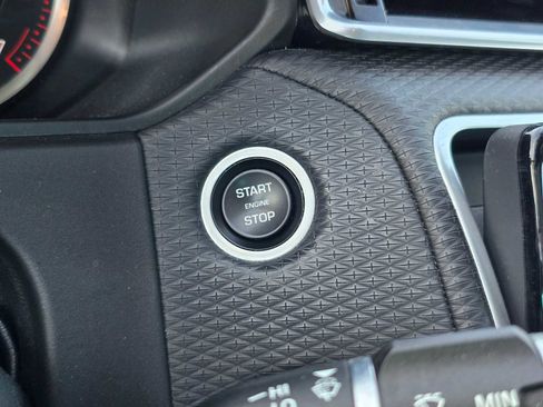 Used 2021 Land Rover Range Rover Velar R-Dynamic S image 32