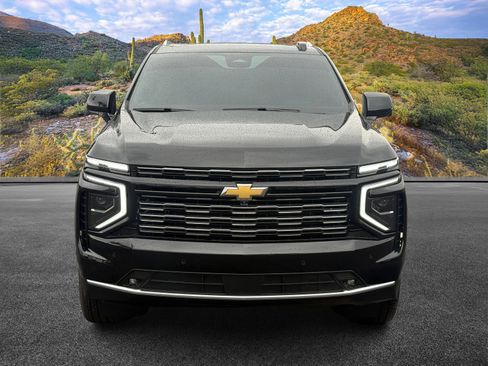 Used 2025 Chevrolet Suburban High Country image 5