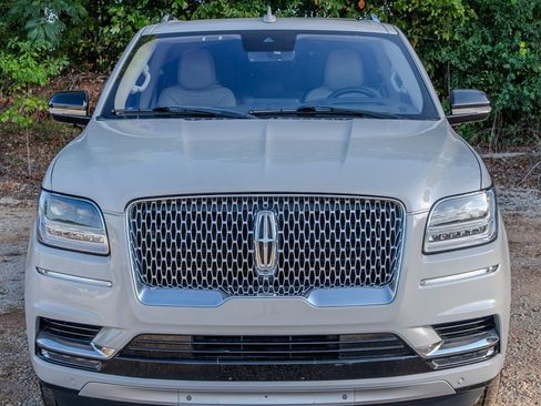Used 2019 Lincoln Navigator L Reserve AWD/4WD image 8