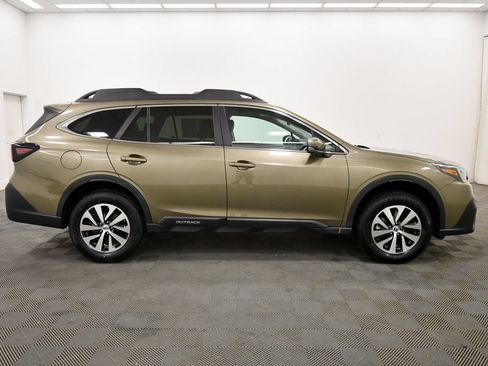 Used 2022 Subaru Outback Premium AWD/4WD image 9
