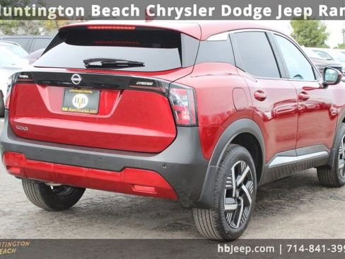 Used 2025 Nissan Kicks SV image 5