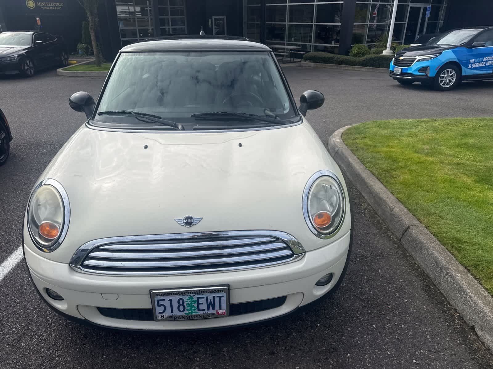 Used 2010 MINI Cooper Hardtop FWD image 4