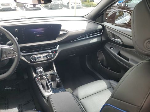 Used 2025 Buick Envista Sport Touring w/ Convenience I Package FWD image 16