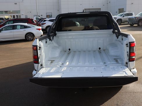 Used 2023 Nissan Frontier SV w/ Midnight Edition Package image 16