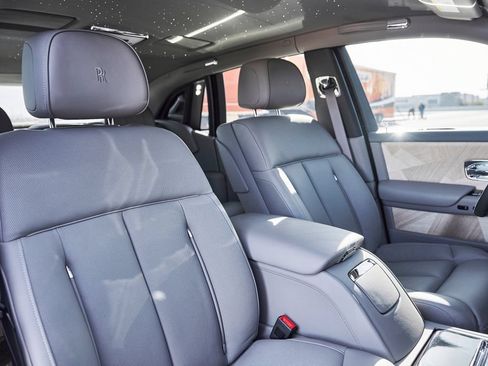 Used 2025 Rolls-Royce Phantom Sedan RWD image 50