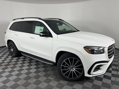 New 2026 Mercedes-Benz GLS 580 4MATIC image 2
