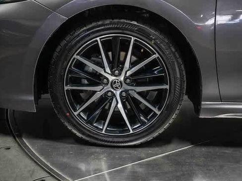 Certified 2022 Toyota Camry SE image 11