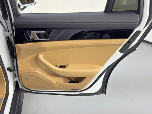 Used 2023 Porsche Panamera 4 image 47