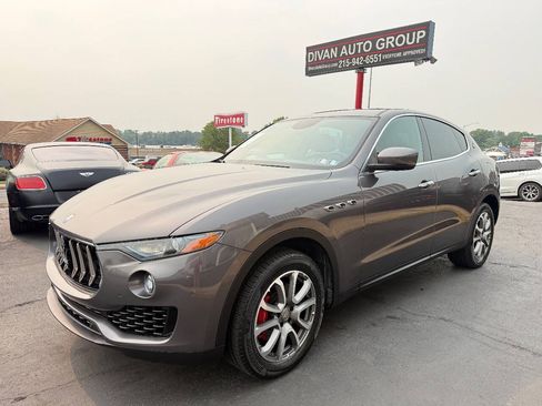 Used 2017 Maserati Levante AWD/4WD image 3