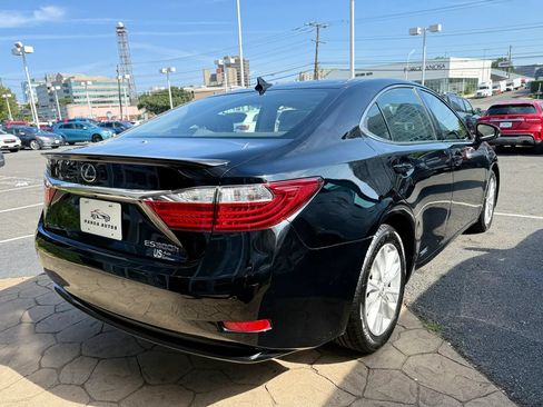 Used 2013 Lexus ES 300h w/ Luxury Pkg FWD image 7