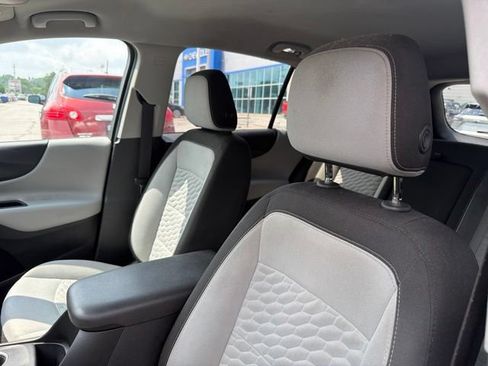 Used 2018 Chevrolet Equinox LS AWD/4WD image 11