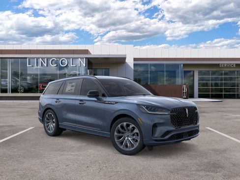 New 2026 Lincoln Aviator 2WD w/ Jet Appearance Package image 7