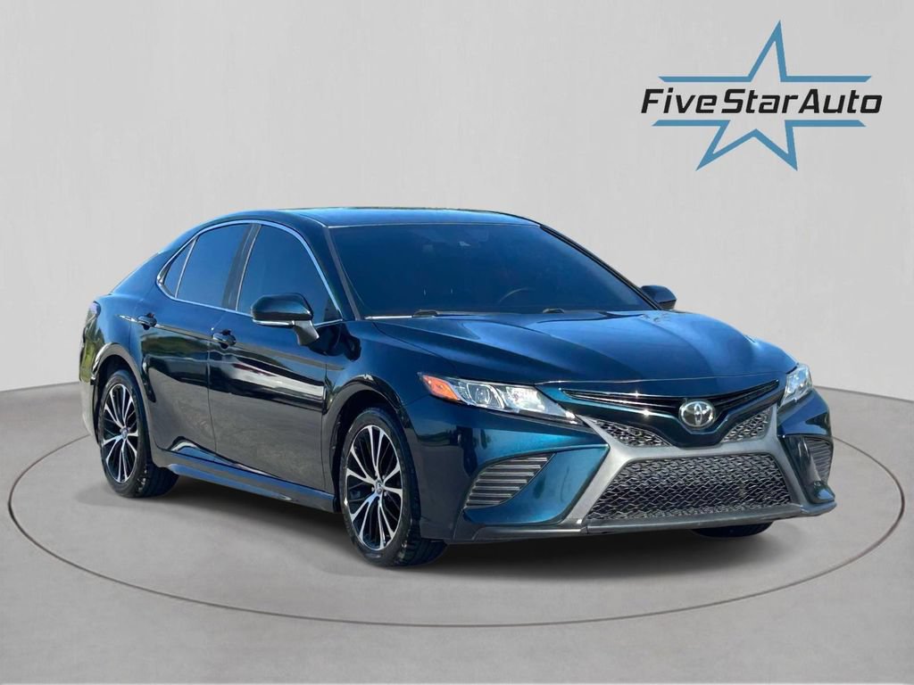 Used 2019 Toyota Camry SE w/ Convenience Package FWD image 1