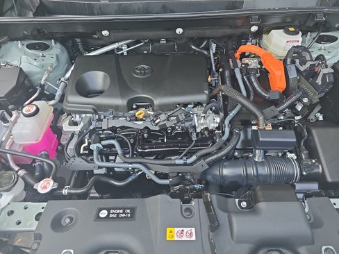 Used 2023 Toyota RAV4 XLE AWD/4WD image 27
