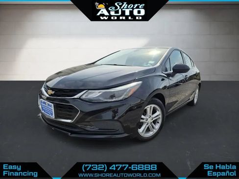 Used 2017 Chevrolet Cruze LT w/ Convenience Package FWD image 1