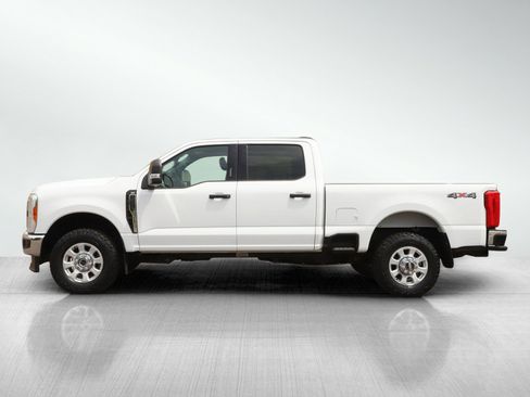 Used 2023 Ford F250 XLT AWD/4WD image 2
