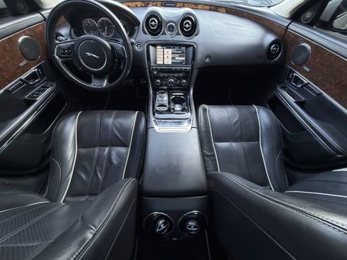 Used 2015 Jaguar XJ L Portfolio RWD image 10