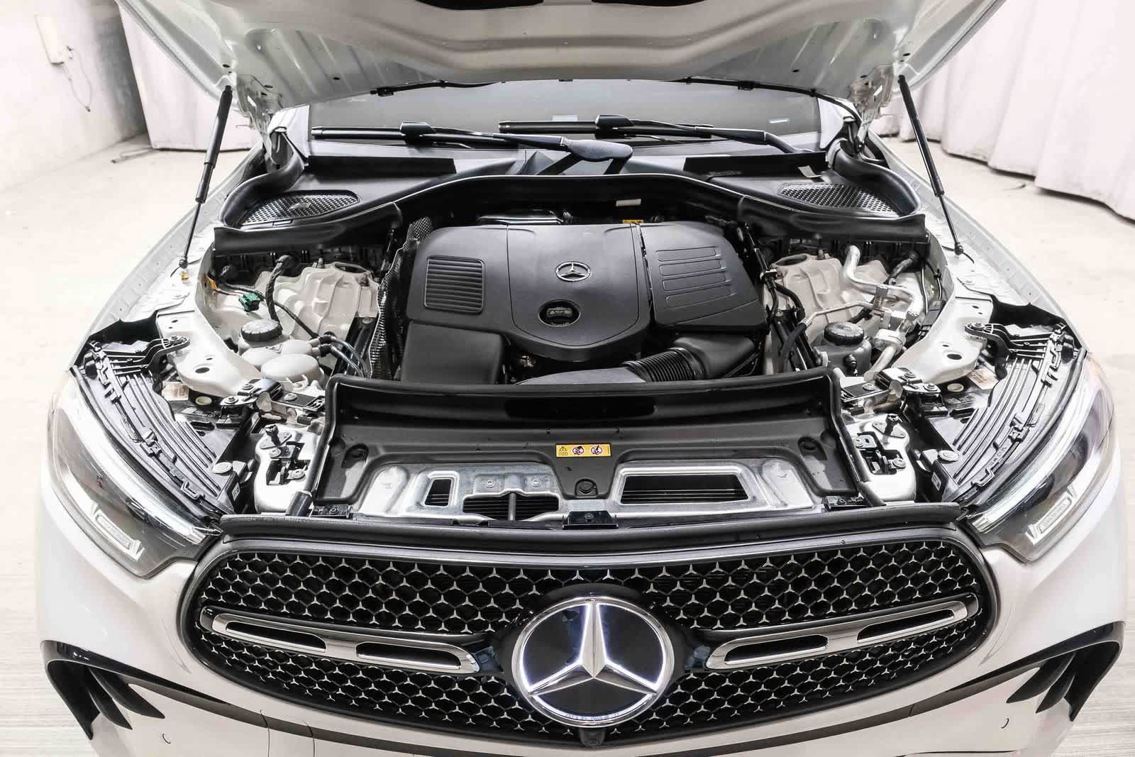 Used 2025 Mercedes-Benz GLC 350e 4MATIC image 32