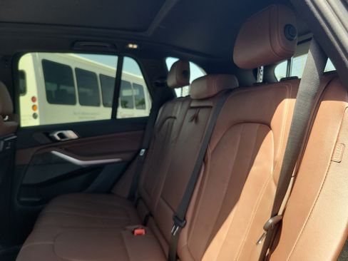 Used 2021 BMW X5 sDrive40i w/ Premium Package RWD image 16