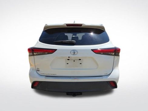 Used 2020 Toyota Highlander LE w/ Protection Package #3 FWD image 7