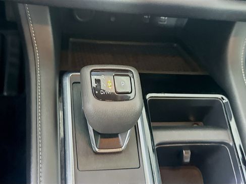 Used 2023 Nissan Pathfinder SL AWD/4WD image 24
