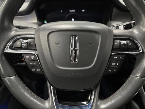 Used 2022 Lincoln Nautilus Reserve image 17