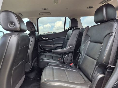 Used 2023 GMC Acadia SLT FWD image 34