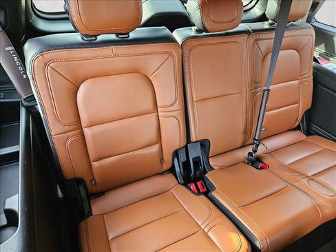 Used 2020 Lincoln Navigator Reserve w/ Luxury Package image 21