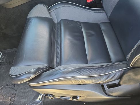 Used 2021 Volvo XC60 T8 R-Design w/ Protection Package Premier image 32