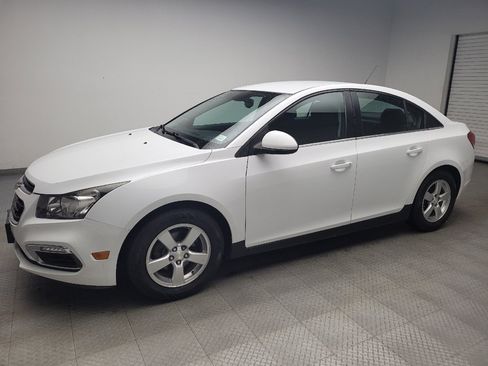 Used 2016 Chevrolet Cruze LT FWD image 2