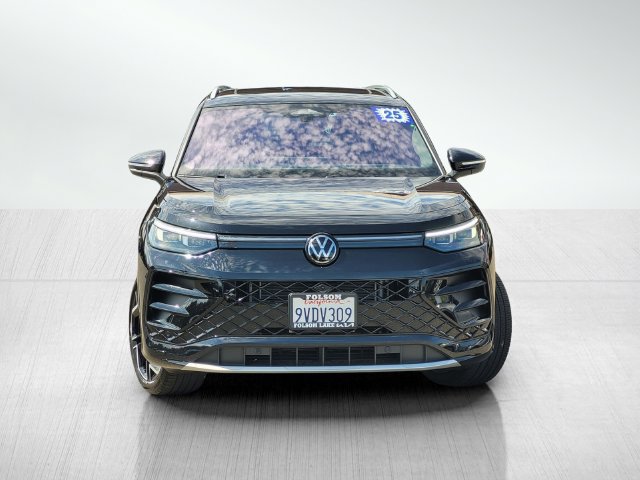 Used 2025 Volkswagen Tiguan SEL R-Line AWD/4WD image 2