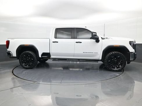 Used 2025 GMC Sierra 2500 Pro AWD/4WD image 4