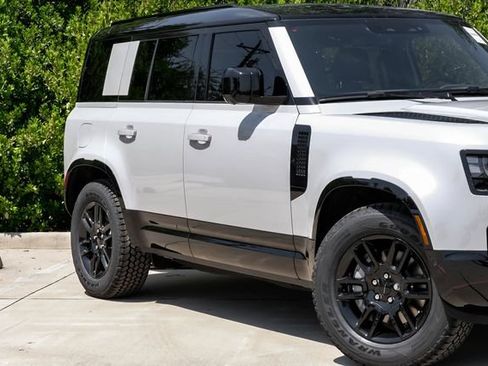 New 2026 Land Rover Defender 110 X-Dynamic SE AWD/4WD image 7