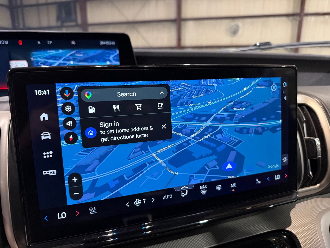 Used 2025 Ford Expedition Active AWD/4WD image 34
