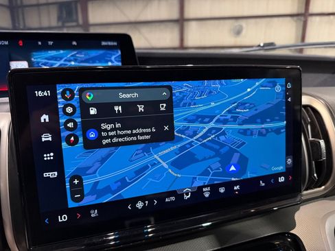 Used 2025 Ford Expedition Active AWD/4WD image 34