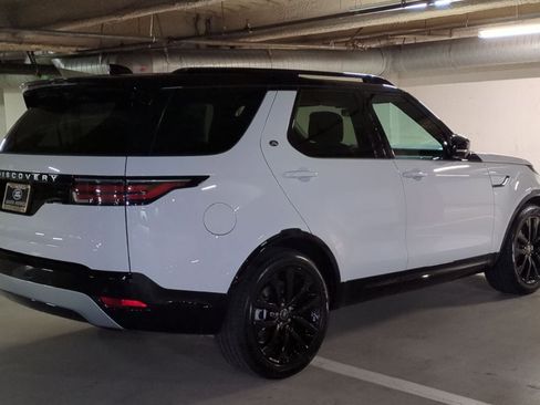 New 2026 Land Rover Discovery Limited Edition image 5