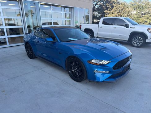 Used 2019 Ford Mustang GT w/ Black Accent Package RWD image 4