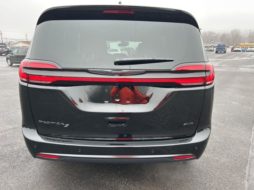 New 2026 Chrysler Pacifica Select w/ S Appearance Package AWD/4WD image 4