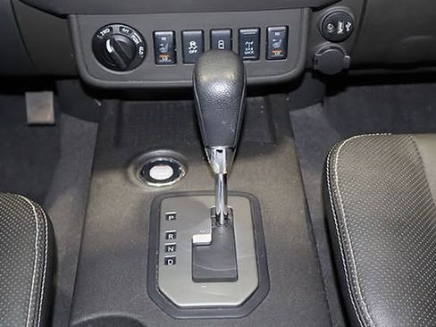 Used 2021 Nissan Frontier PRO-4X w/ Pro-4x Utility Package AWD/4WD image 31