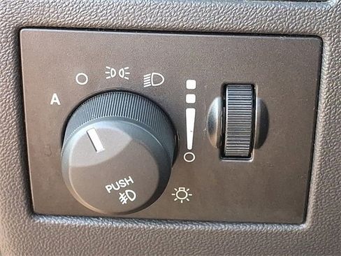 Used 2010 Dodge Challenger R/T image 18