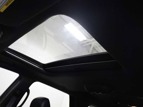 Used 2021 Dodge Durango R/T w/ Blacktop Package image 19