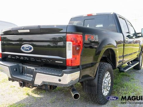 Used 2017 Ford F250 XLT w/ XLT Premium Package AWD/4WD image 6