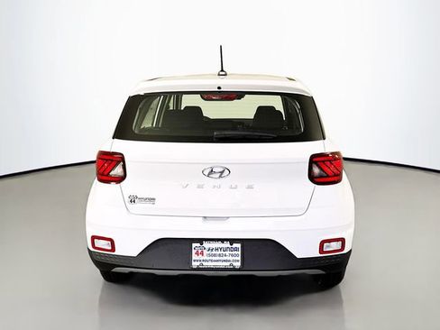 New 2026 Hyundai Venue SE image 7